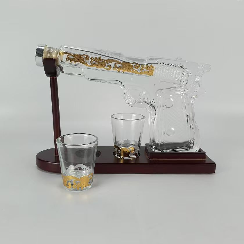 Elegant Gold Flower Design Glass Decanter for Home Bar