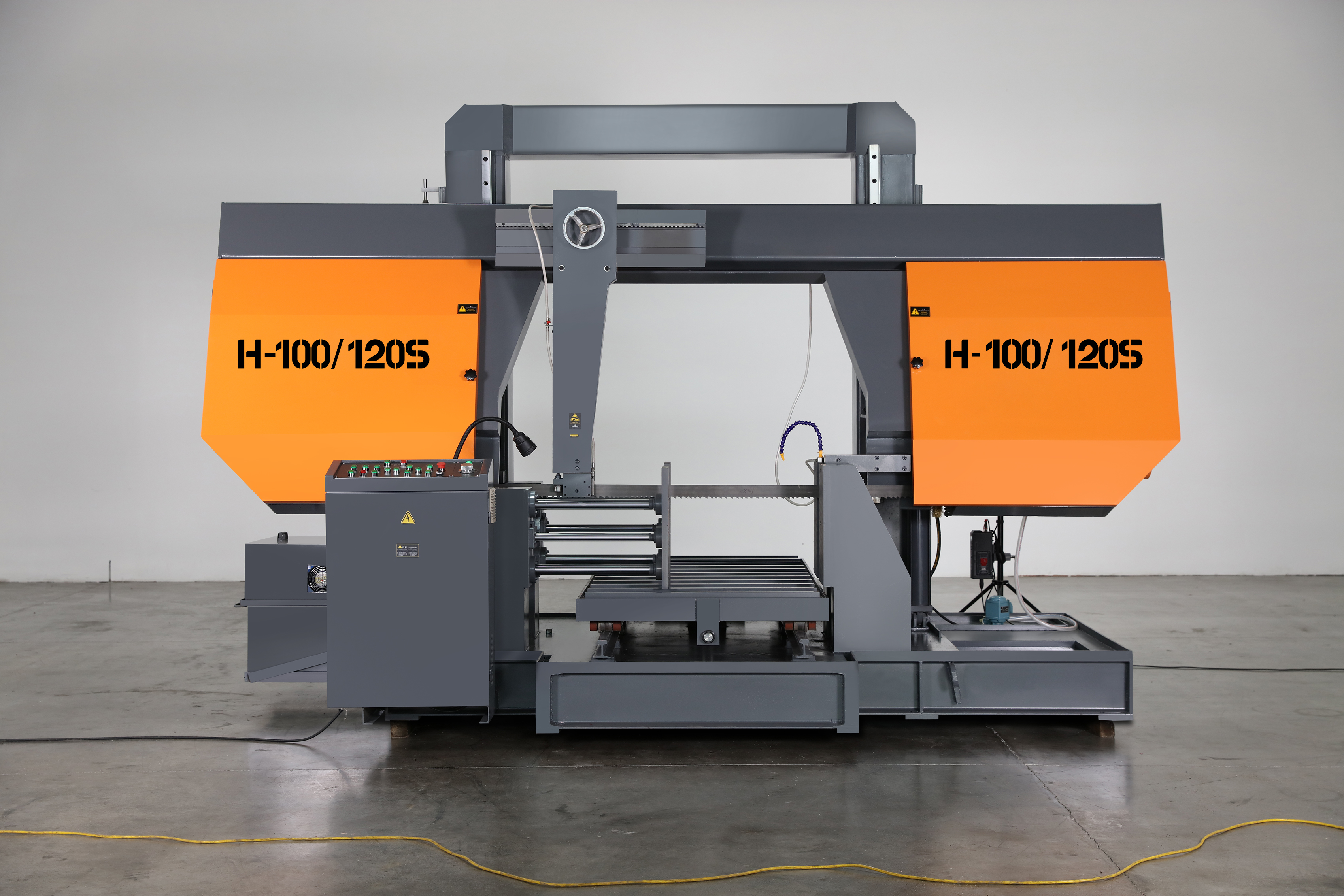 Ленточная пила по металлу промышленная автоматическая с ЧПУ