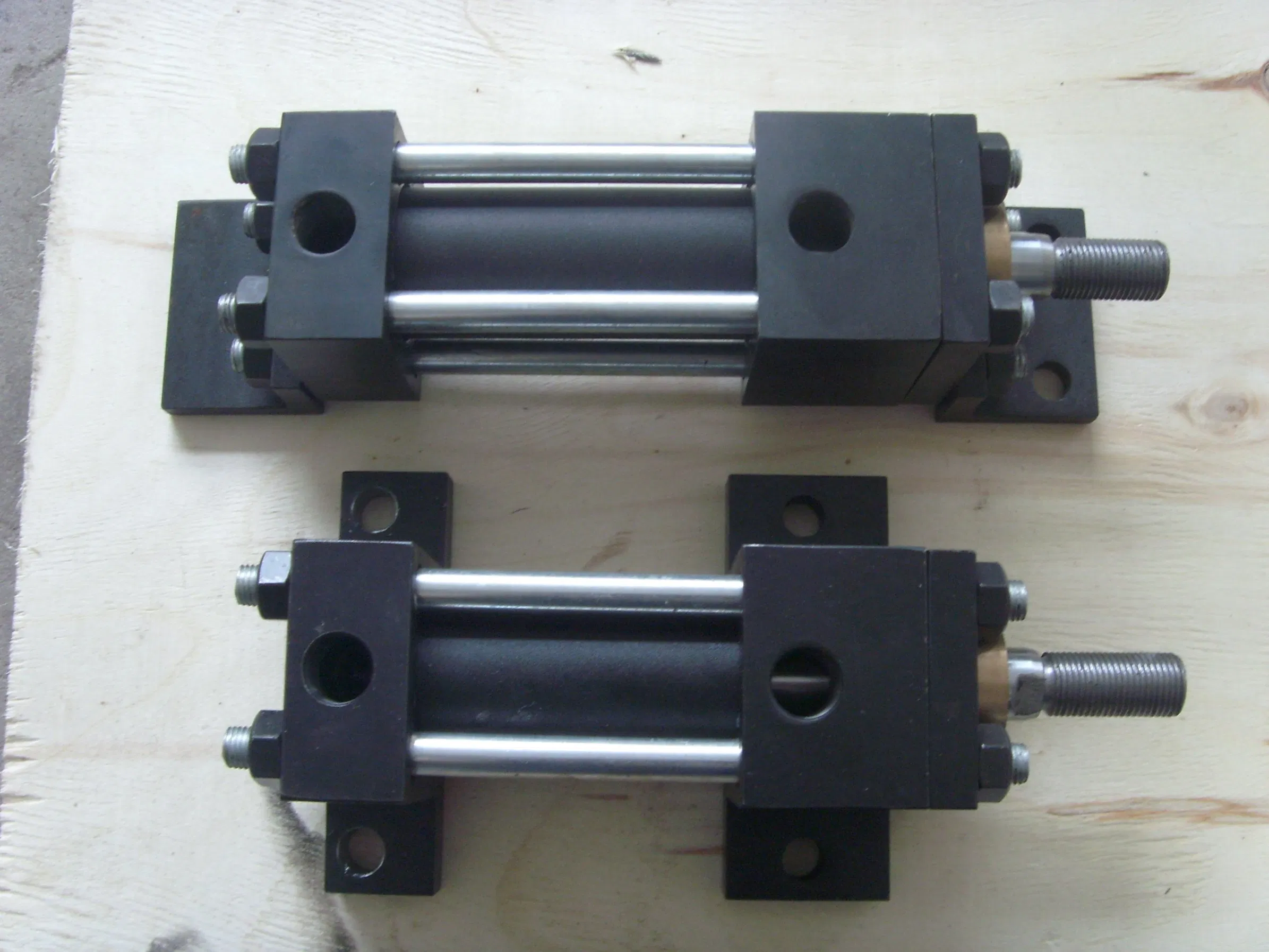 Гидроцилиндр YG2 32-250мм двухстороннего действия