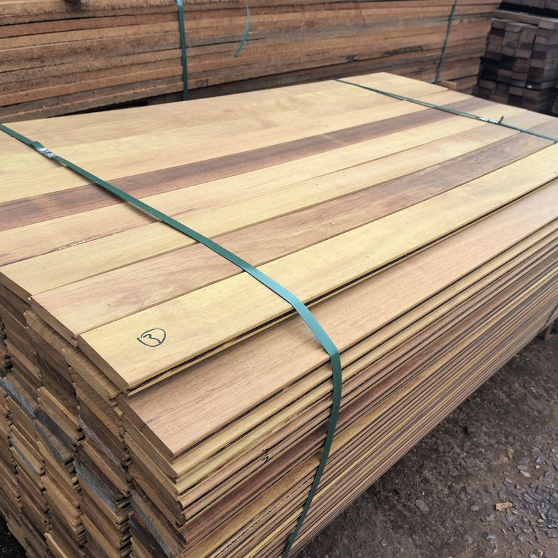 Wholesale Price of High-Quality Iroko Outdoor Decking /Outdoor Boards /External Solid Timber with Tongue &Groove