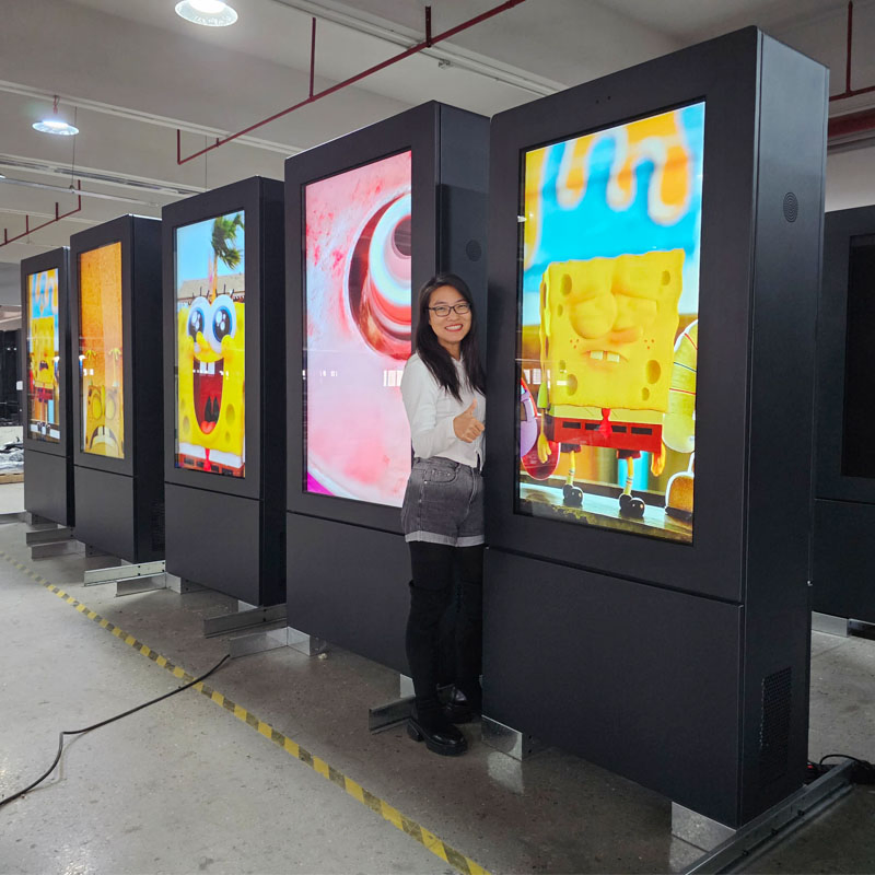 Наружная напольная цифровая вывеска Totem 43-86 дюймов