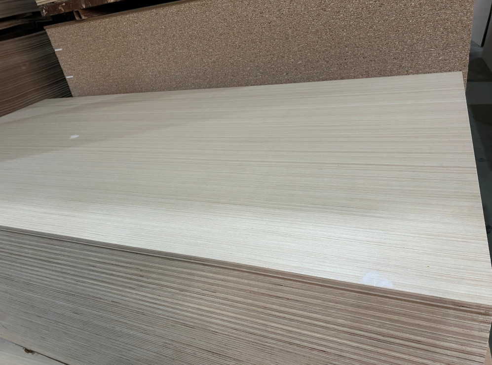 High Quality White Melamine Board Particle Board Chipboard/Plywood/MDF Board