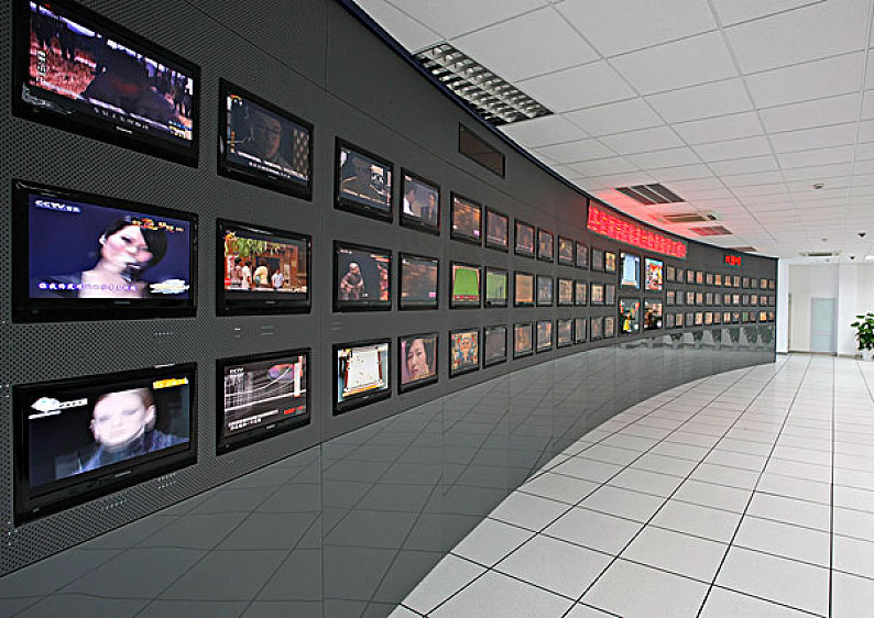 Best 4K 43" C-Curved Closed Frame Touch LCD Monitor for Vending Machine, Digital Signage, Kiosk