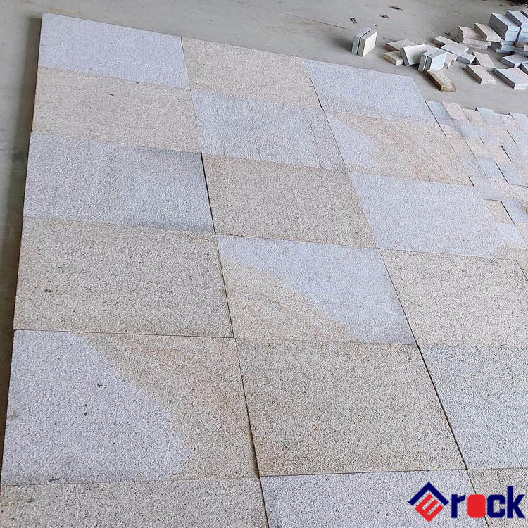 Factory Direct Cheap Cost Anti-Slip Finish G682 Yellow Beige Granite Paving Stone for Patios Pavers