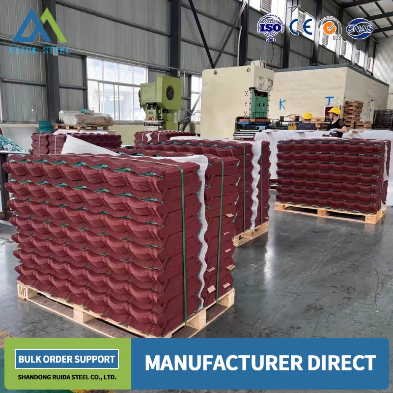 Металлочерепица с каменным покрытием красного цвета