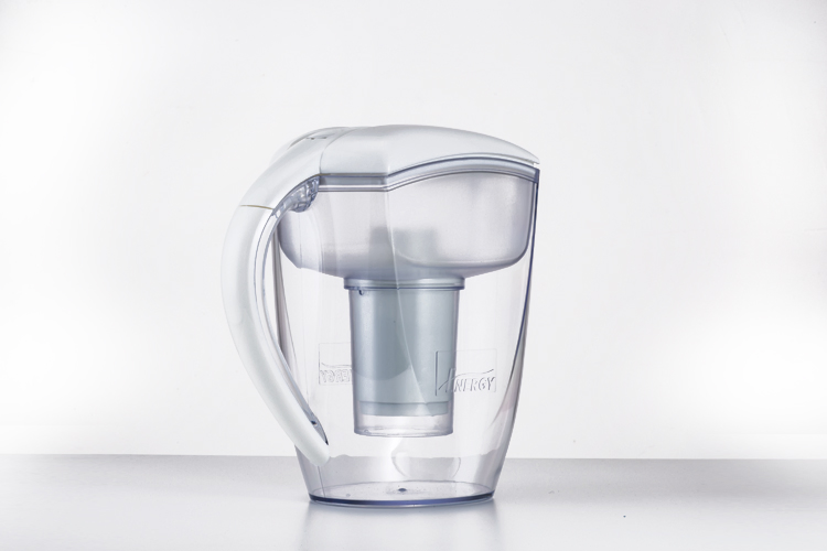 Alkaline Water Purifier Plastic Pitcher with Activated Carbon for Drinking Water