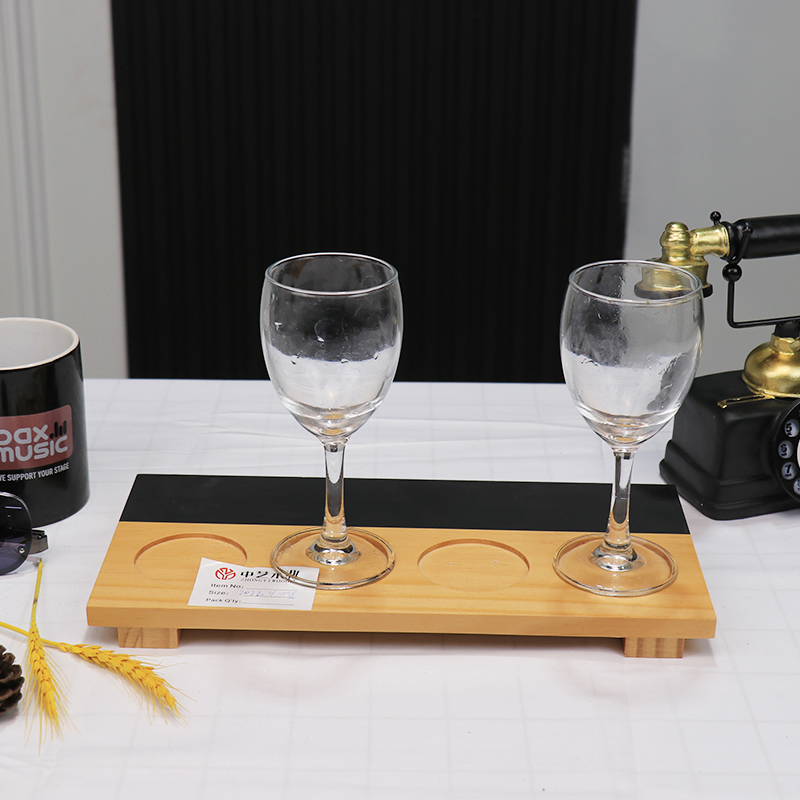 Деревянная подставка для пивных бокалов с ручкой