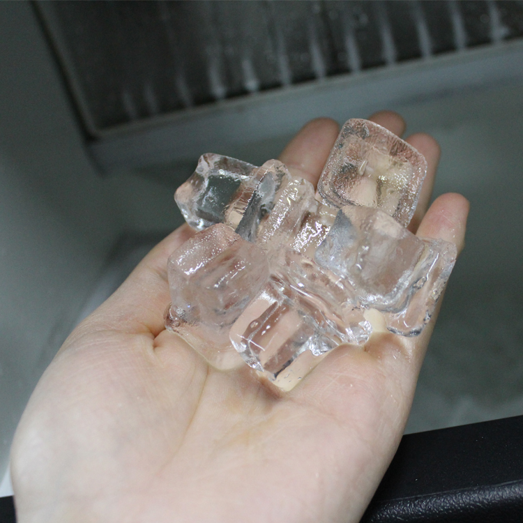 Baopin Factory Price Gourmet Round Ice Cube Maker Gourmet Ice Machine 300kg