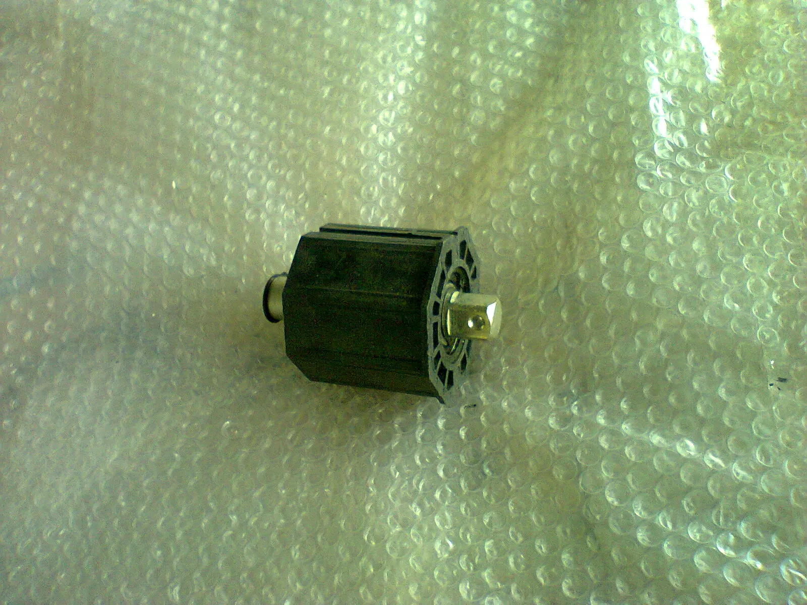 Axle Insert Shutter Axle Insert