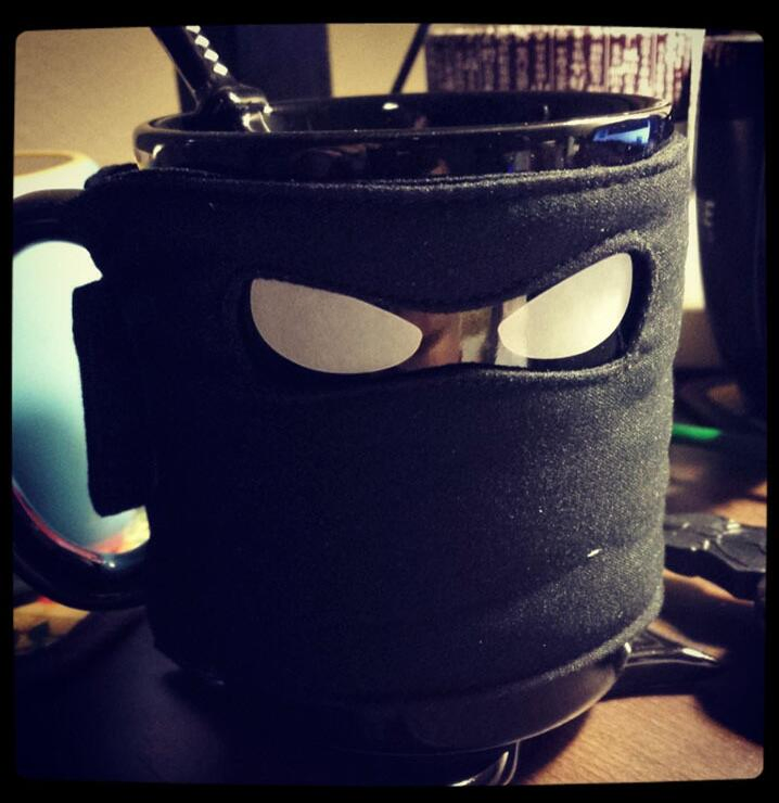Ceramic Mugga Criminal Coffee Mug with Cup Warmer Mask