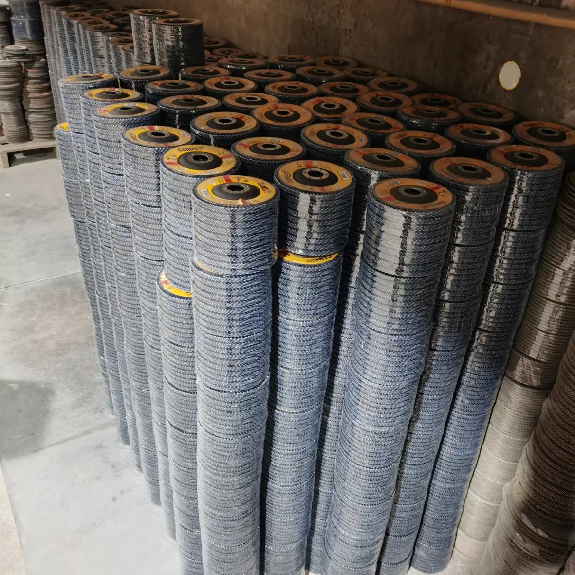 100mm Aluminum Oxide Flap Wheel with Plastic Backing