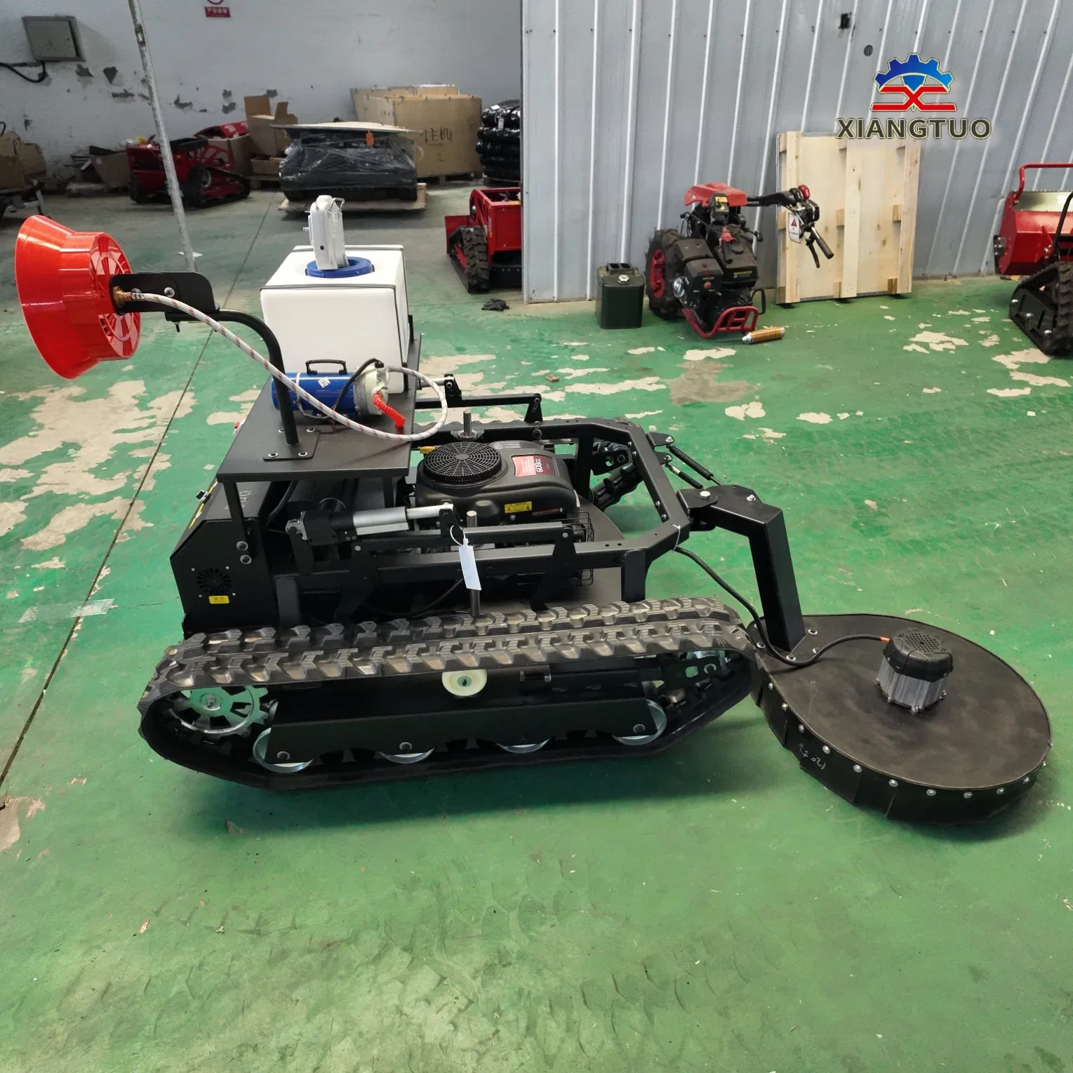 Газонокосилка бензиновая самоходная XT-900 с пультом ДУ