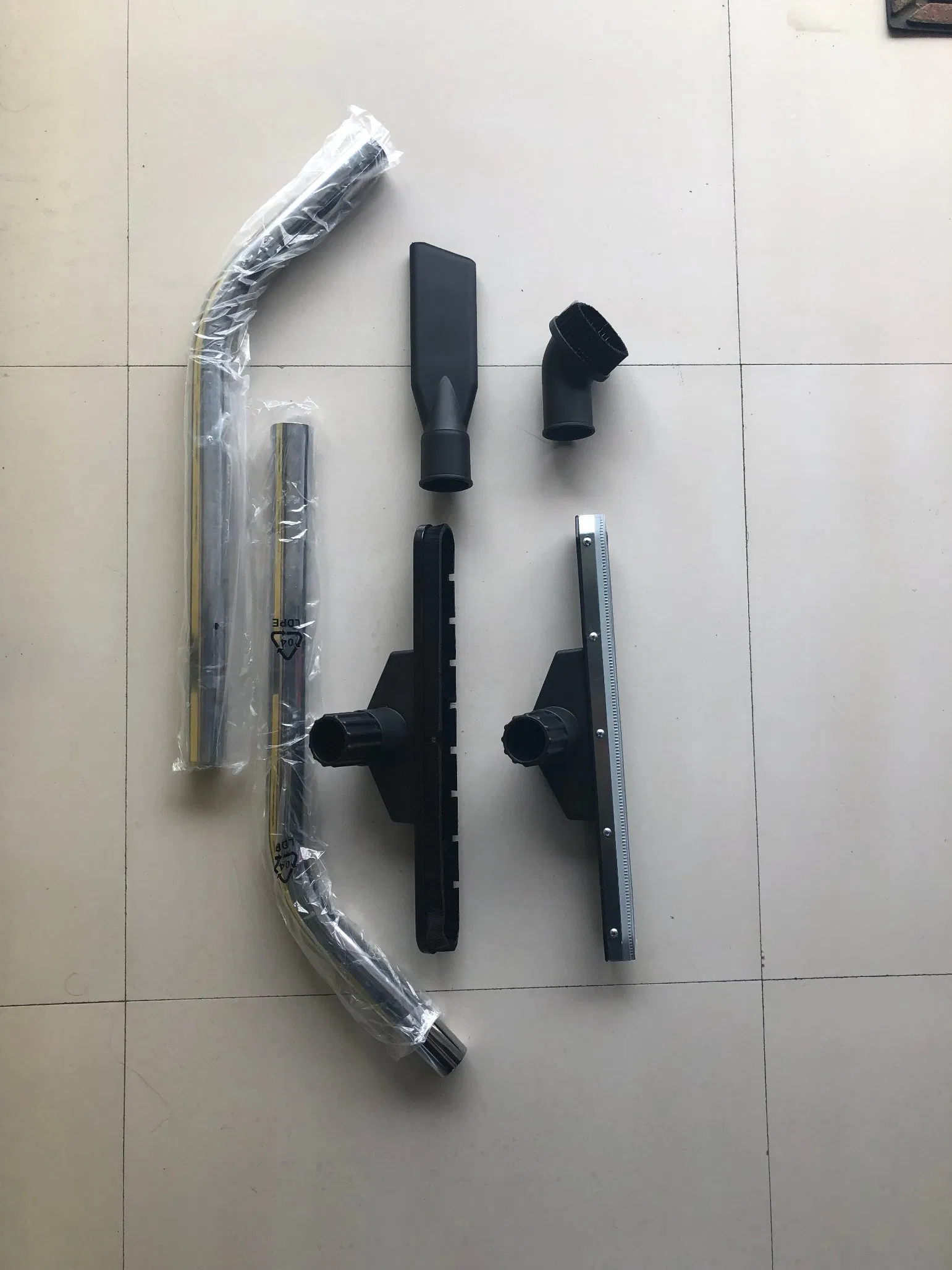 High Quality Easy Use Commercial Industrial Wet and Dry Car Vacuum Cleaner (ZD28-2B-70L)