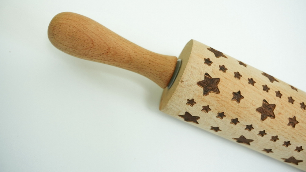 Wholesale Custom Star Embossed Wood Rolling Pin for Kitchen