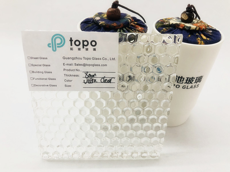 5mm 6mm 8mm Super Clear Low Iron New Design Figured Pattern Glass (UCP-TP)