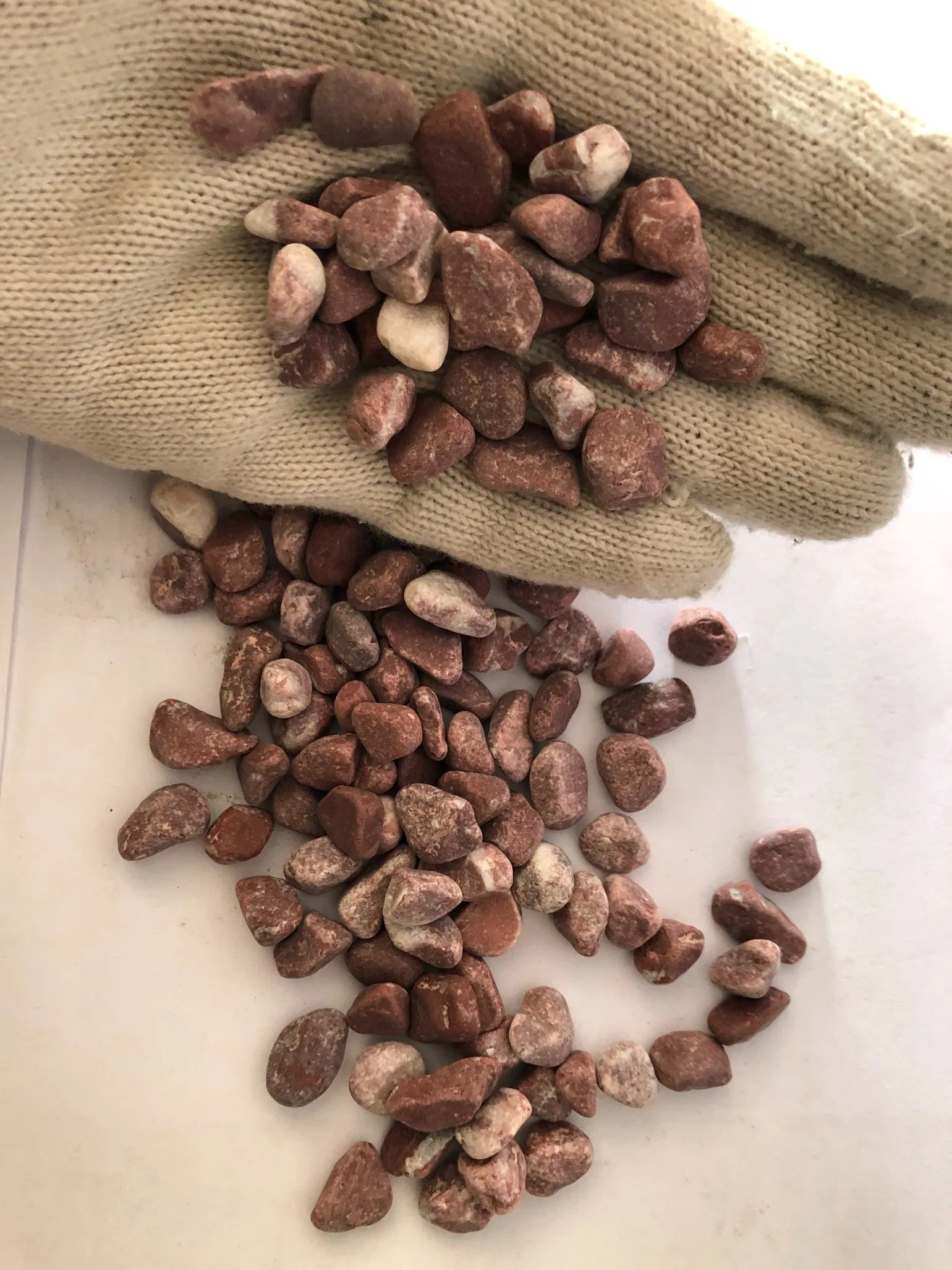 Hot Sale Small Cobblestone Landscape Stone Paver Gravel Natural Cobblestone Park Driveway Courtyard Garden Decorative Stone