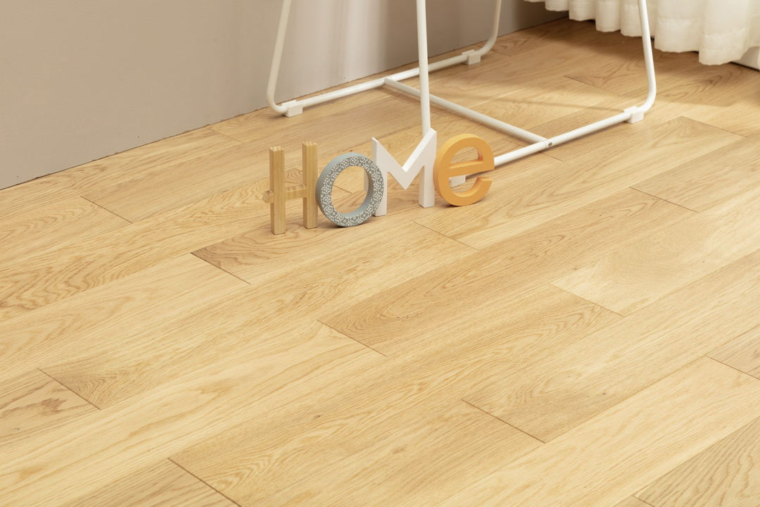 European Solid Oak Wood Floor Indoor Modern Design 610mm Length 18mm Thickness Smooth Hardwood Flooring