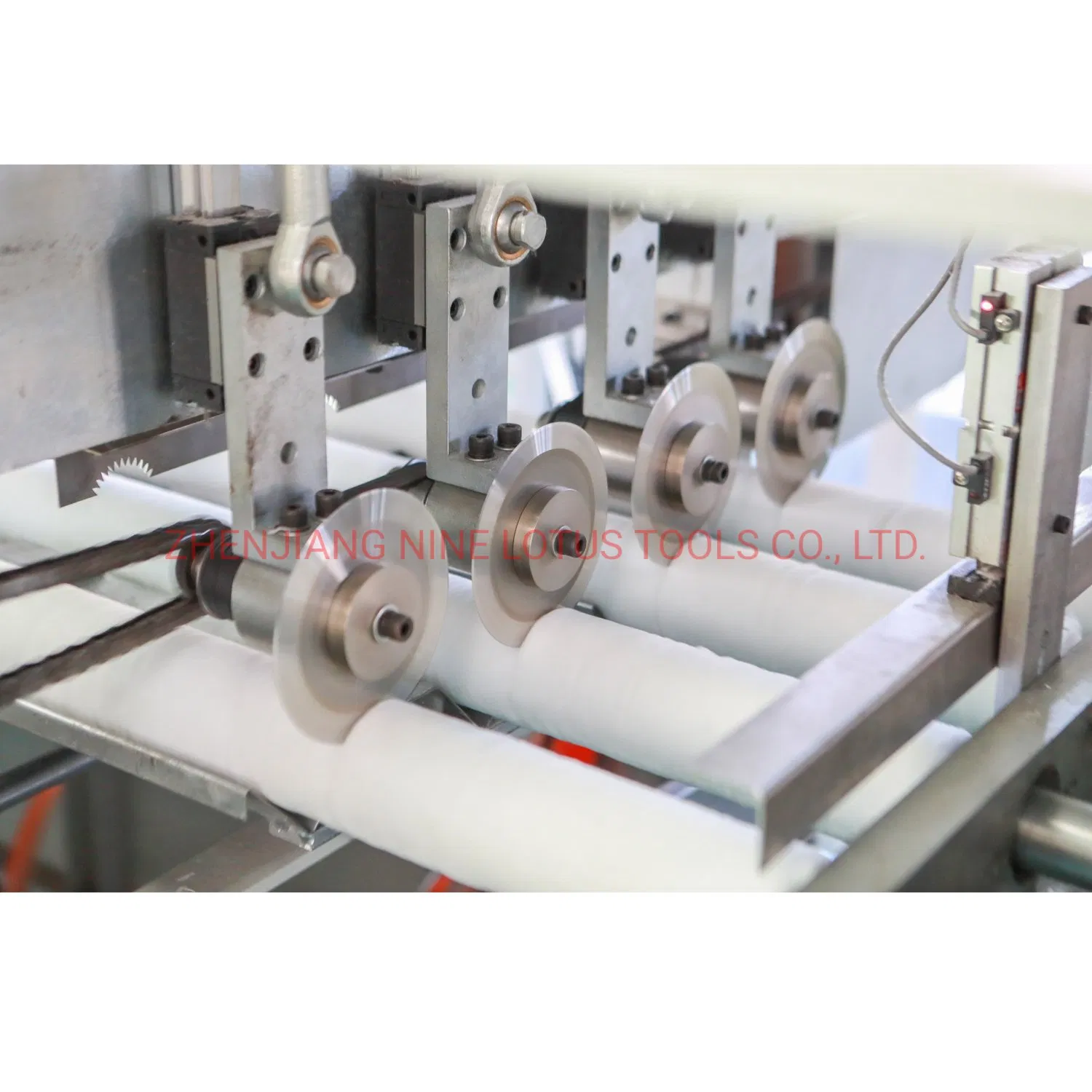 Полиамидный малярный валик разноцветный