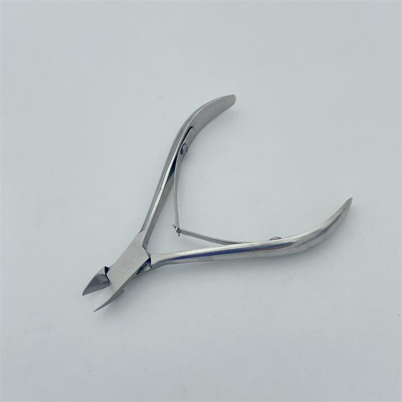 Medium Size Cuticle Nail Nipper Toe Finger Nail Clipper with Single Spring