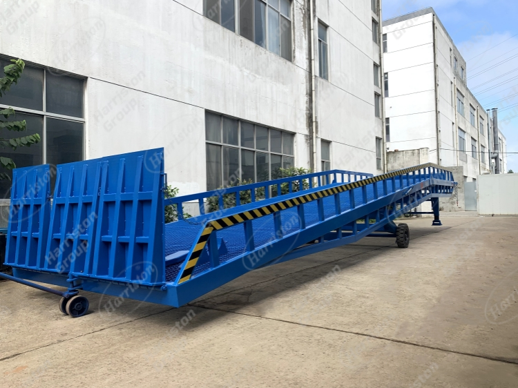 Loading Platform Equipment Boarding Bridge for Sale