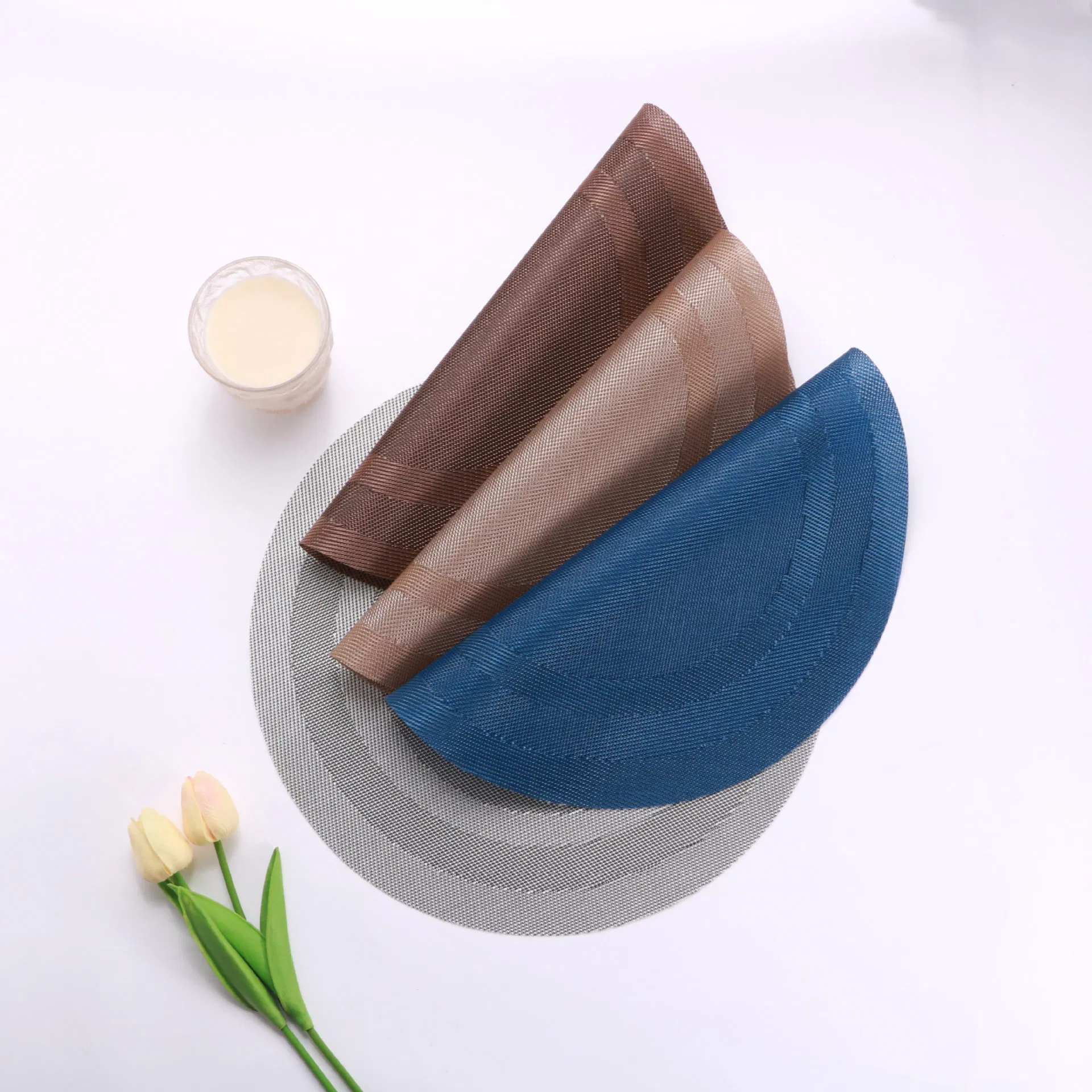 PVC Woven Heat Resistant Table Mat Vinyl Anti-Slip Oilproof Placemat for Dining