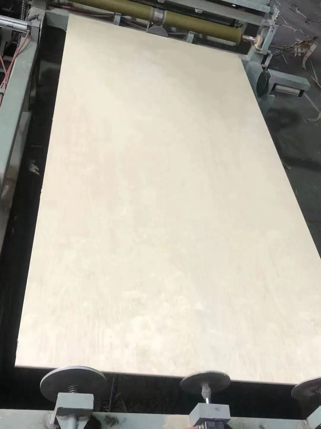 Bb/Bb Grade Eucalyptus or Poplar Core Bintangor Plywood/Okoume Plywood