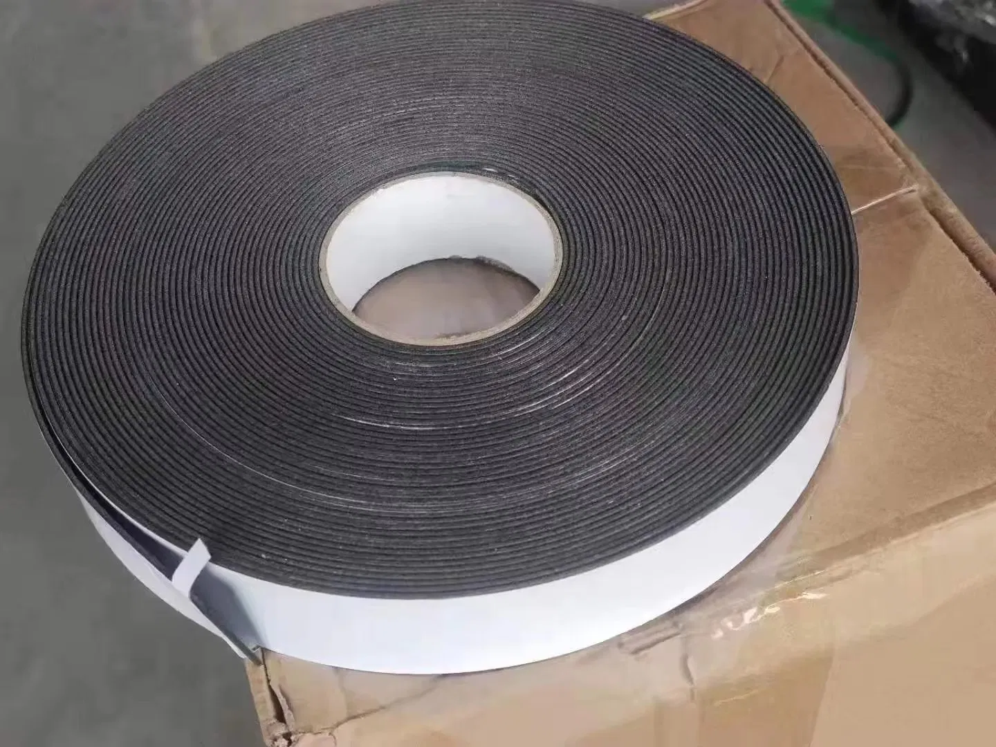 Intumescent Fire Seal Strip with Adhesive Tape Fire Intumescent Strip Intumescent Seal Strip for Fire