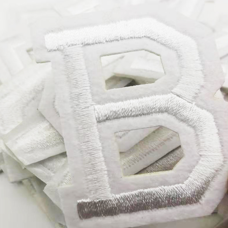 Нашивки буквы английского алфавита для одежды и сумок