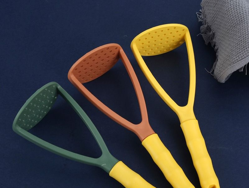 Kitchen Utensils Wholesale PP Potato Masher Baby Food Gadget for Fruit Sweet Potato Pumpkin Puree