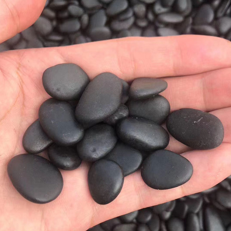 China Natural Polished/Honed Polishing Black Pebble/River Stone for Outdoor Use Garden Decoration Yard Paving Price