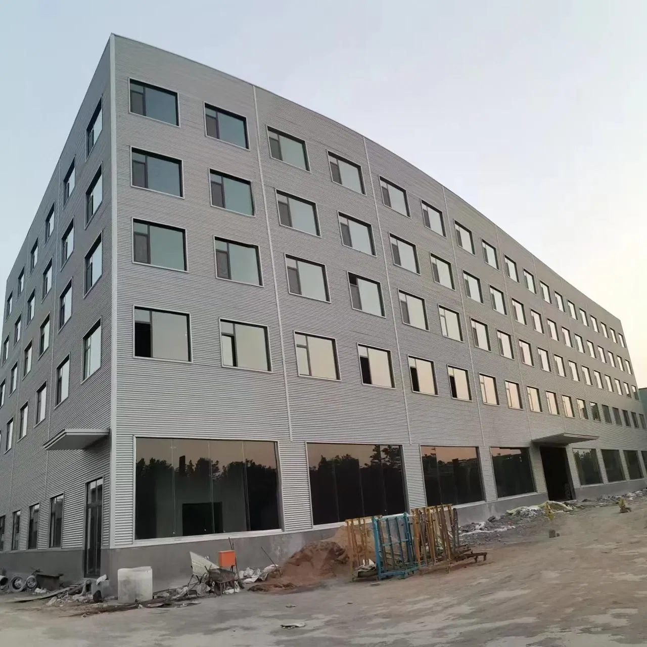 PU/EPS/Rockwool Wall/Roof Prefabricated Steel Structure Anti Rust Economical Building with Installation Structural Drawing