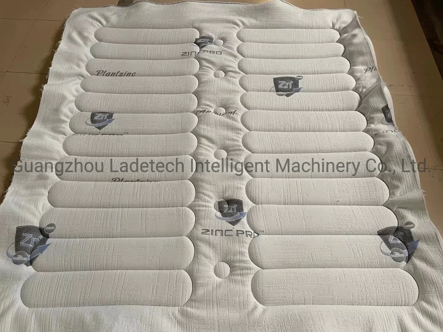 High Quality Mattress Jacquard Topper Quilted Fabric (size and thickness can be customized)