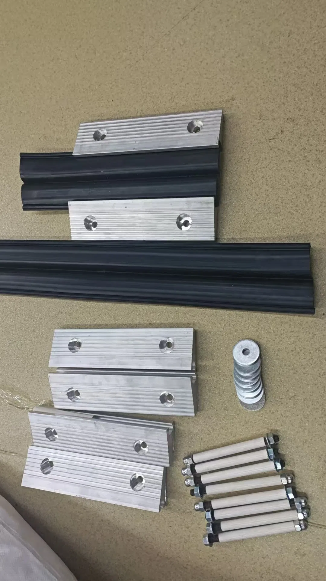 Aluminum Alloy Bridge Expansion Joints Durable Modular Construction Joint for Highway Bridge Deck Road Seismic Resistant Expansion Joint