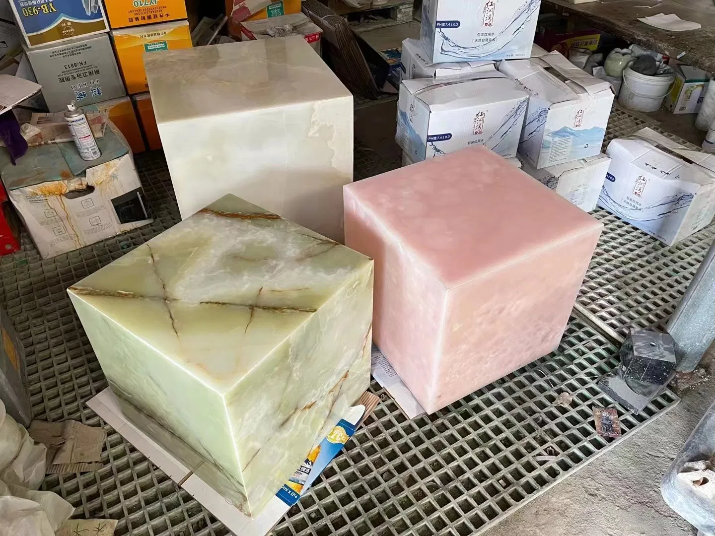 Home Furniture Natural Pink White Green Onyx Cube Small Side Table Plinth Cafe Table