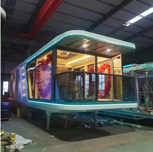 Modern Luxury Design Prefabricated Hotel / Capsule House / Prefab Villas