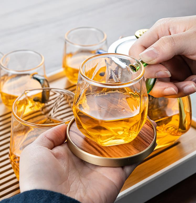 Чайник из боросиликатного стекла с ситечком