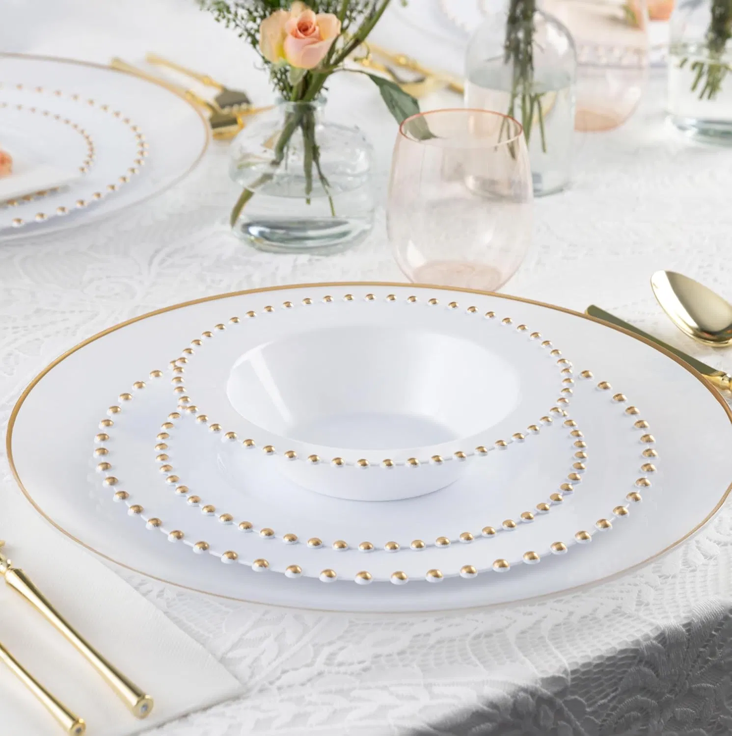 Elegant White Round Plastic Dessert and Salad Bowls for Events