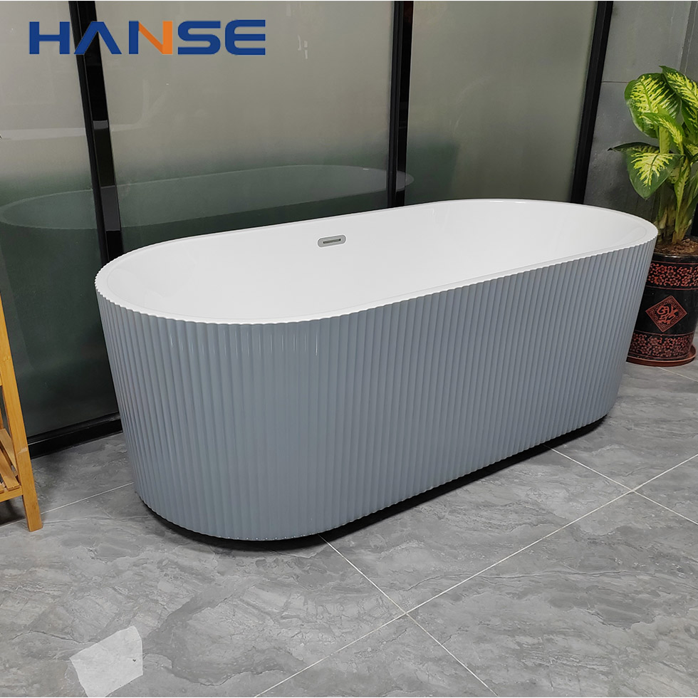 Акриловая ванна овальная отдельностоящая с гидромассажем