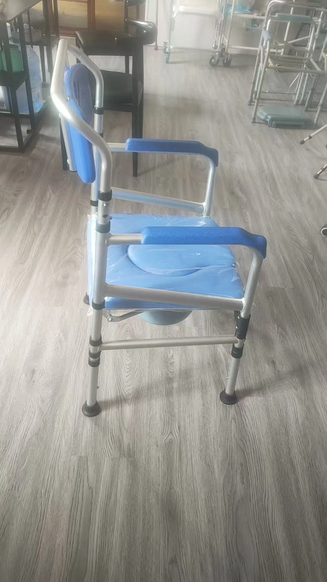 Medical Commode Chair with Splash Guard
