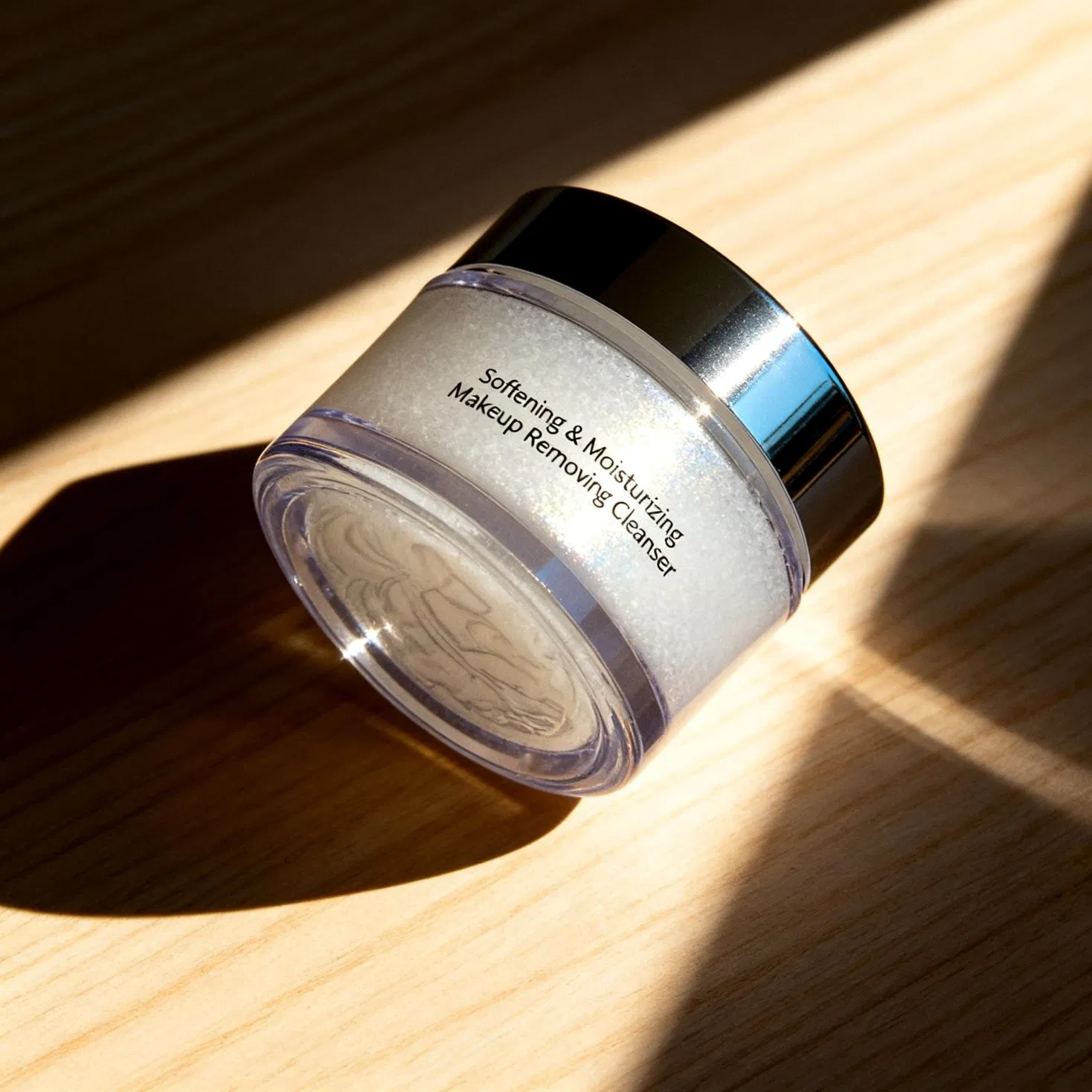 pH Balanced Technology and Soothing Face Cleanser with Moringa Oil and Bisabolol for Tear Fluid Compatibility