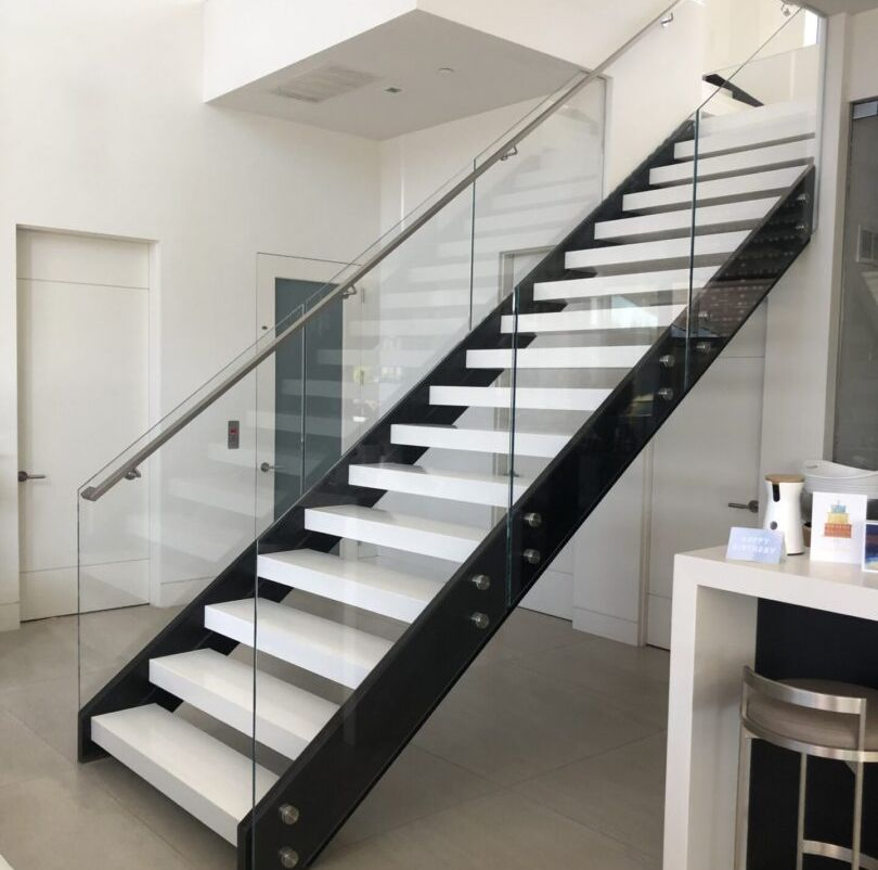 American White Oak Solid Wood Steel Staircase Straight Shape Centre Beam Glass Railing Stairs Design