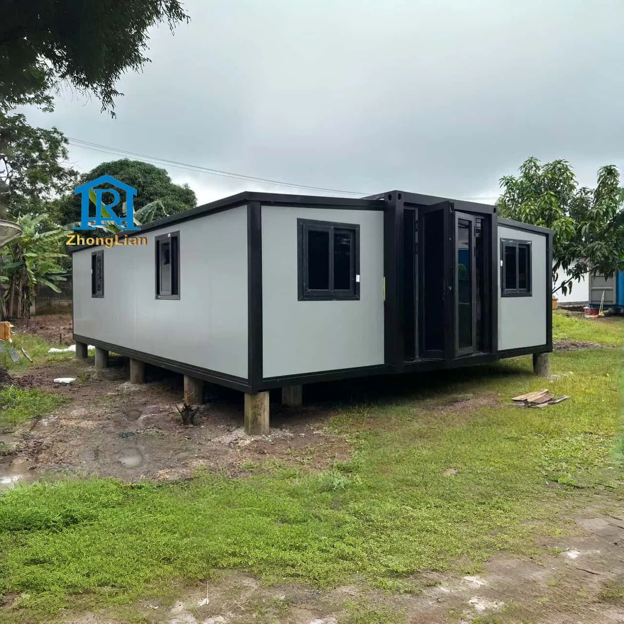 Folding House with Two Wings Movable Shipping Container Size Home