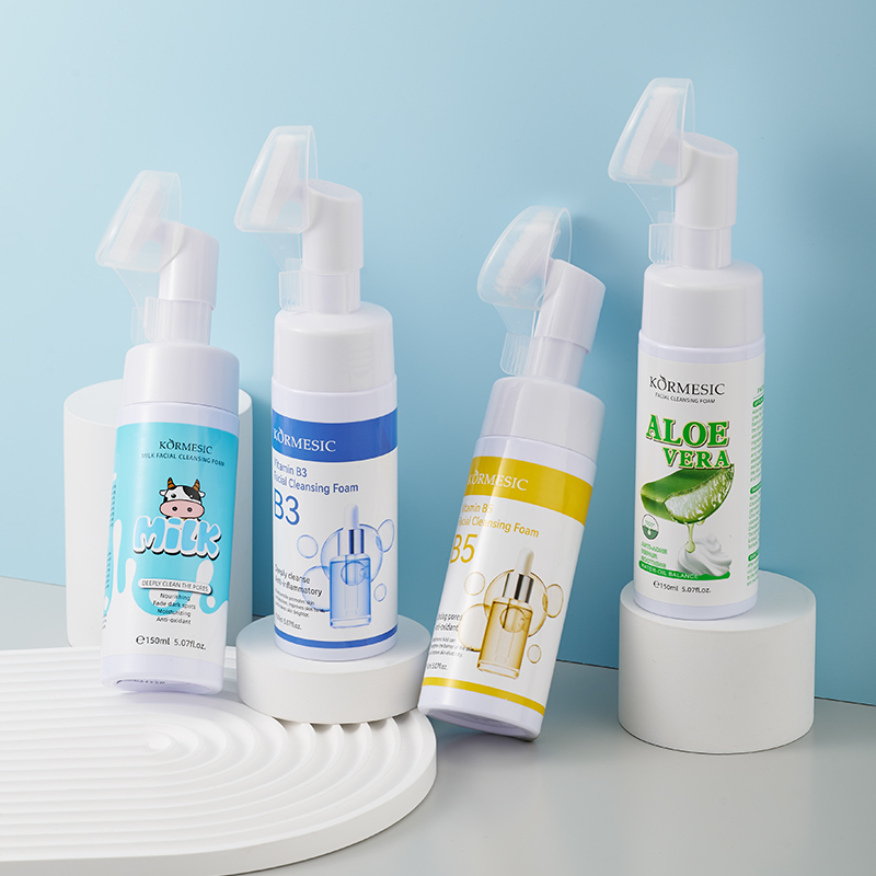 Nourishing Aloe Vera Foaming Face Wash with Pore Massage Brush Face Cleanser Mousse