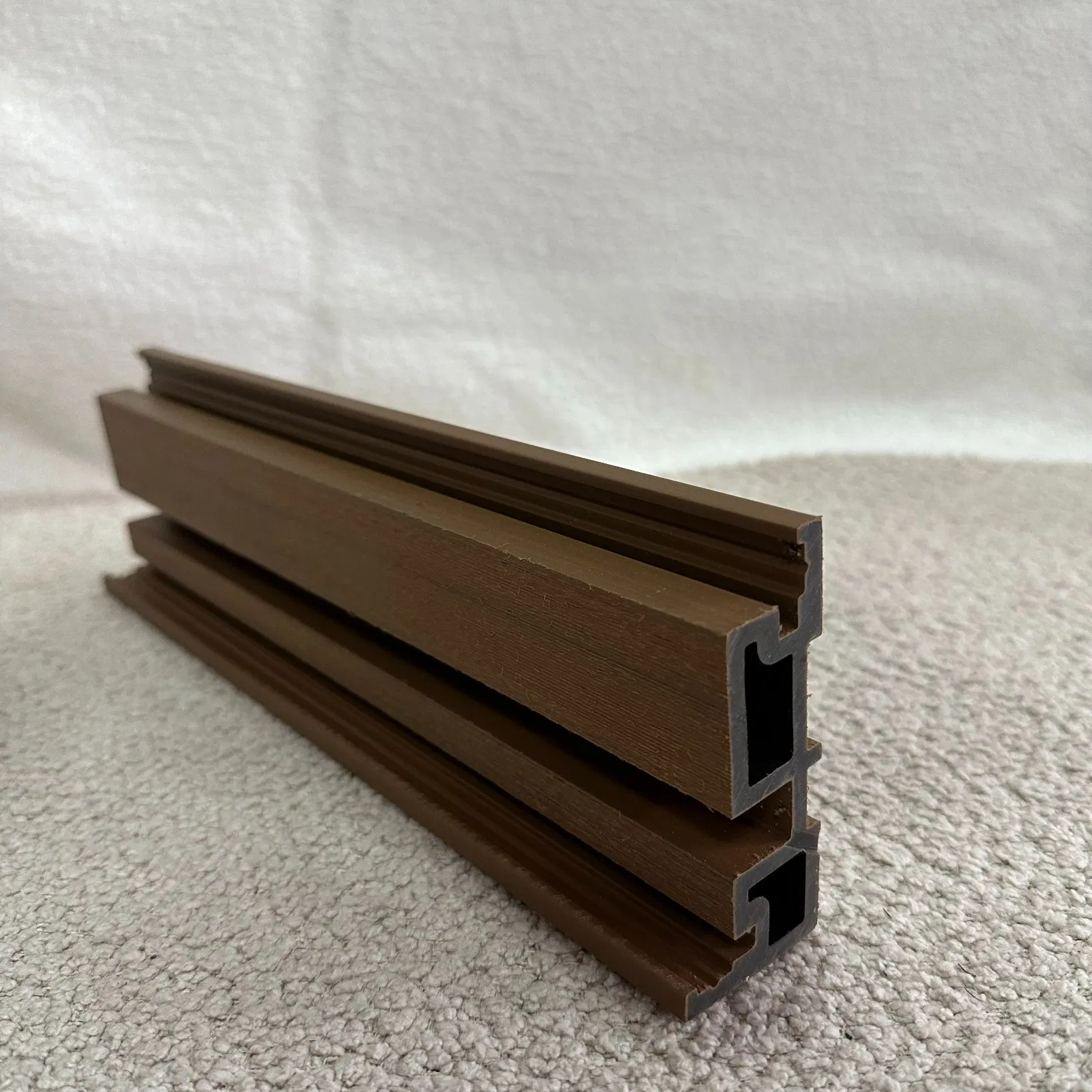 Durable WPC Outside Corner Molding 99X49mm Size Seamless Panel Transition Connection System