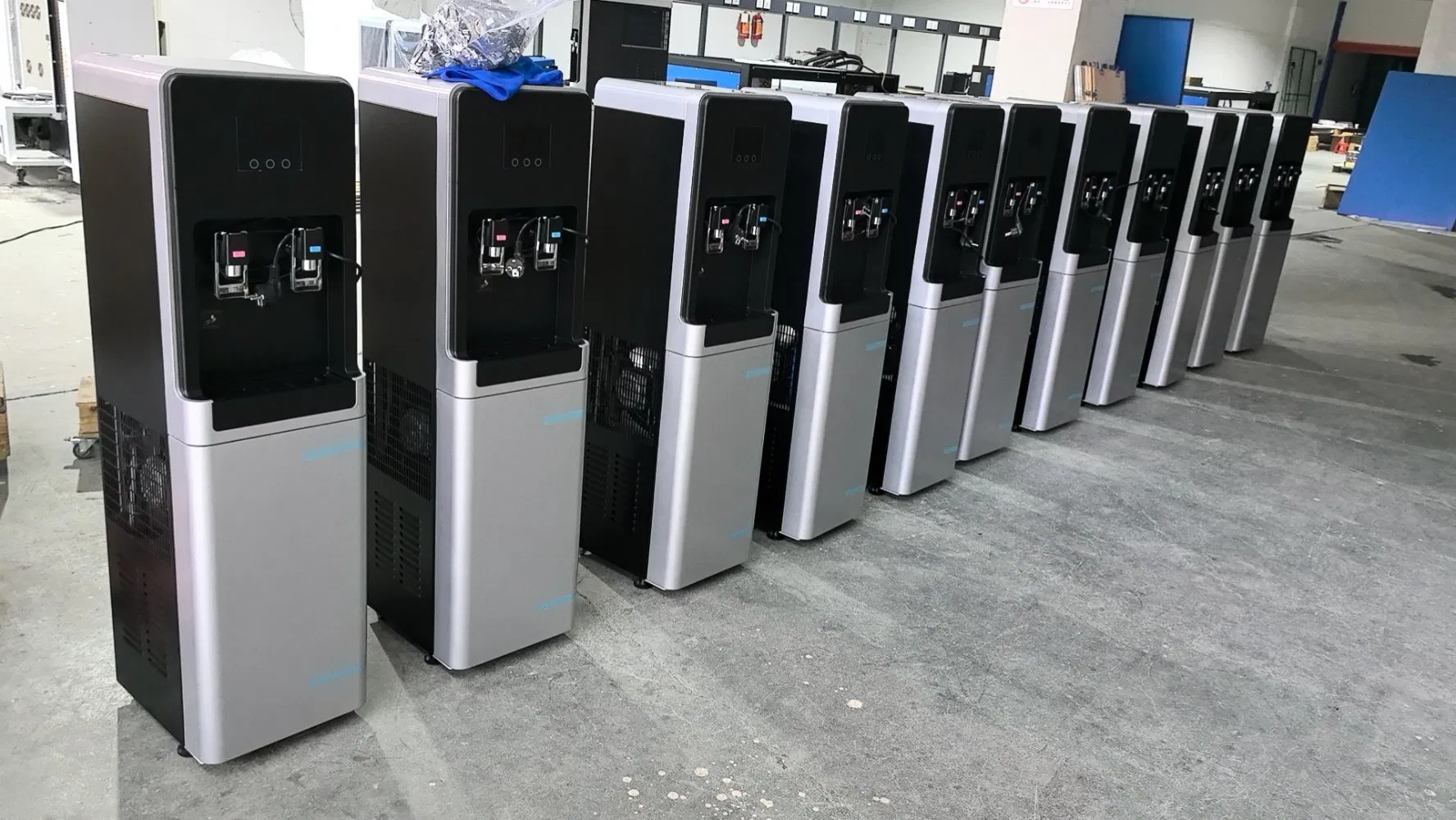 20L Atmospheric Water Generator Machine for Household Water Making From Air /Vertical Style Air Water Generator Machine in Home and Office