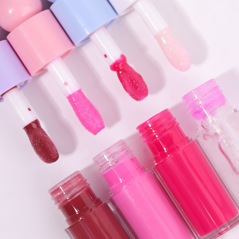 Radiant Lip Gloss for Plumping and Smoothing Lip Lines