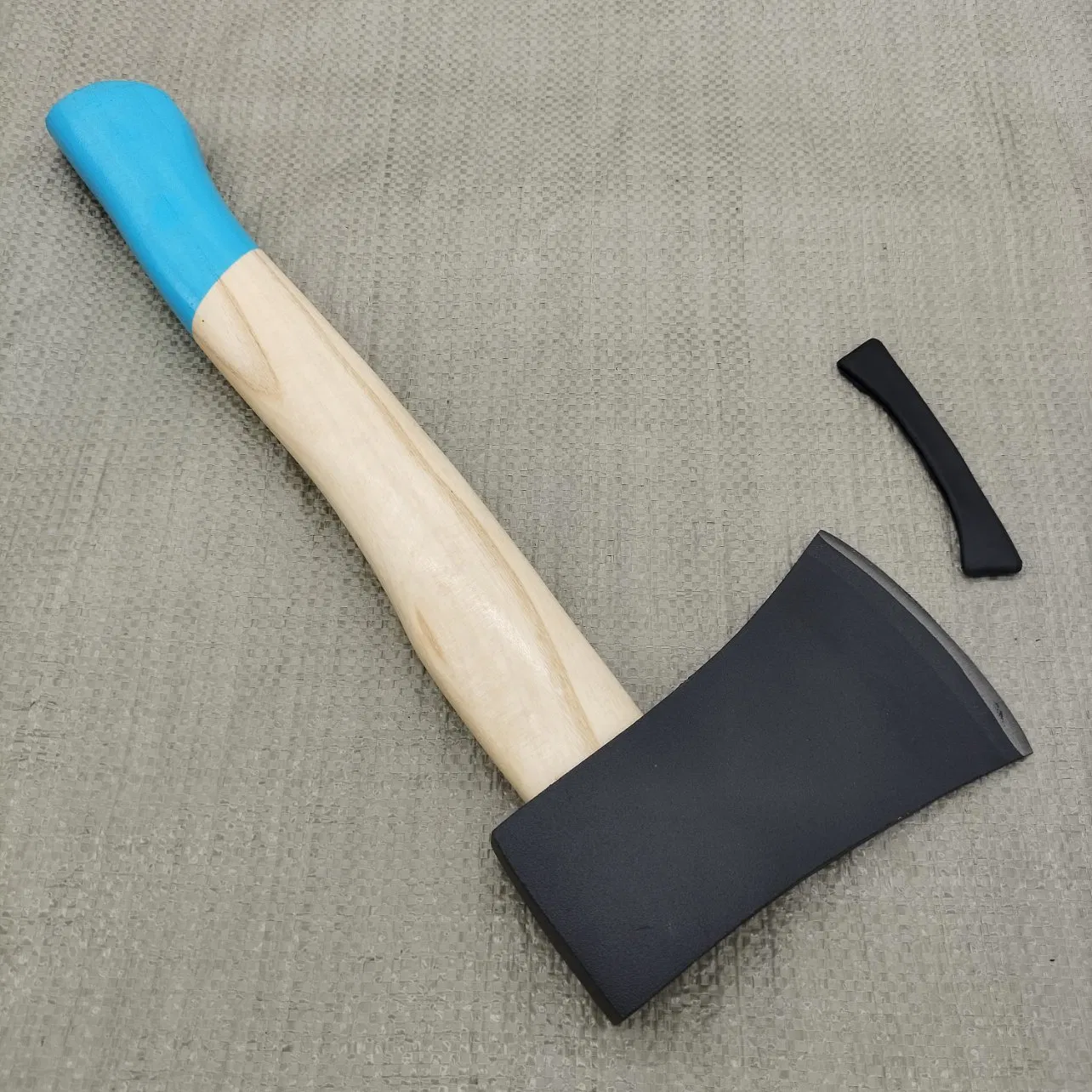 A613 Bright Polished Sharp Cutting Head Axe with Wooden Handle for Carpenter