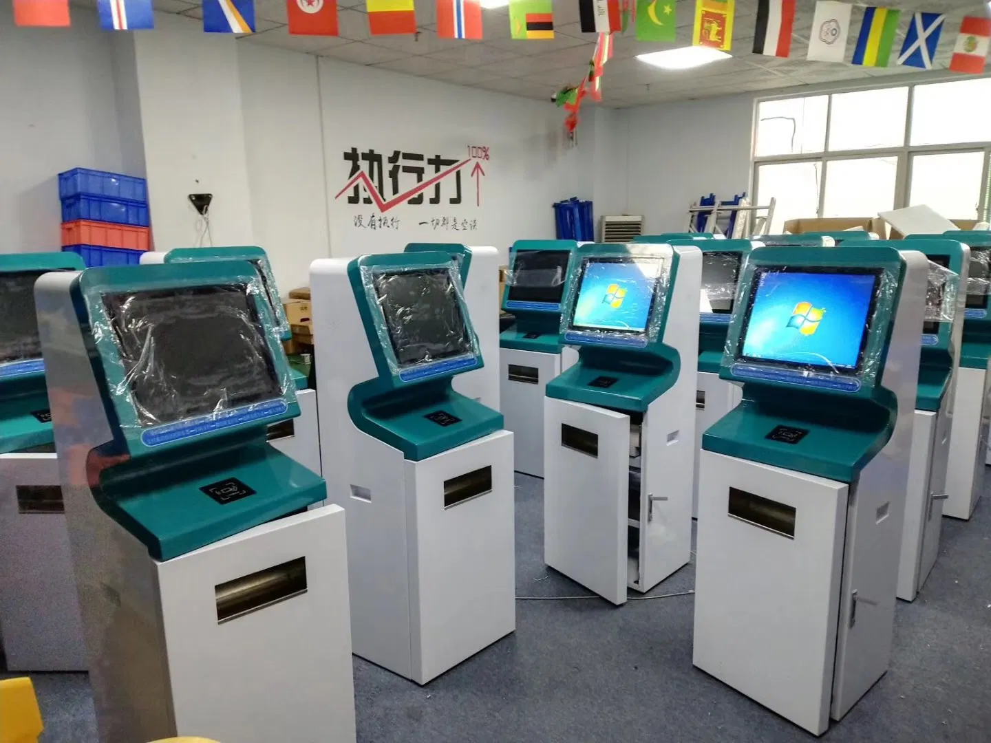 HD Touchscreen Self-Service Payment Kiosk Indoor Free Standing Payment Kiosk with Cash Validator