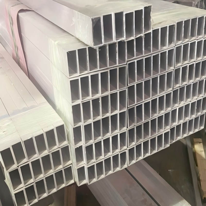Precision-Cut Aluminum Rectangular Tubes for Display Stands