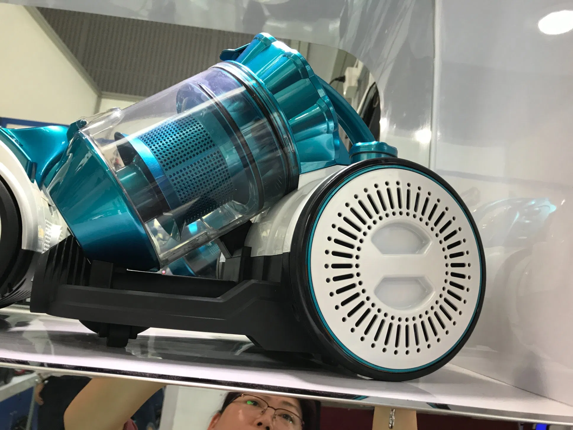 Ultra-Quiet Vacuum Cleaner for Effortless Home Cleaning Solutions